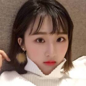 右:鄧琳 右:鄧琳