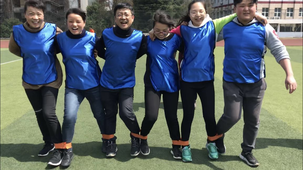 機關(guān)隊&ldquo;6人7足&rdquo;走的歡